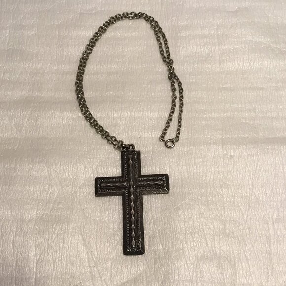 Vintage and very large pewter cross necklace marked Tinn Pewter Made In Norway - Picture 4 of 10